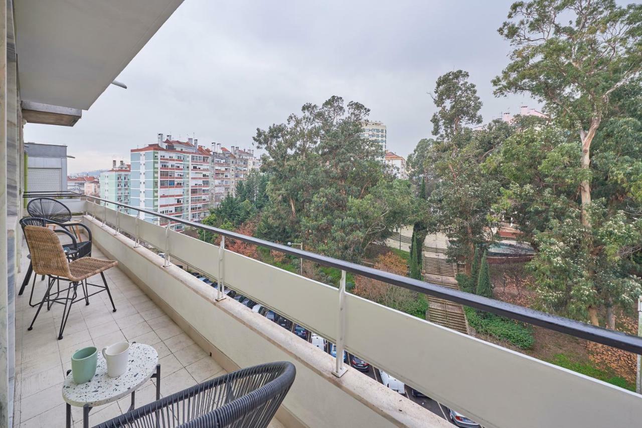 Light Apartment With Amazing Balcony, By Timecooler ลิสบอน ภายนอก รูปภาพ
